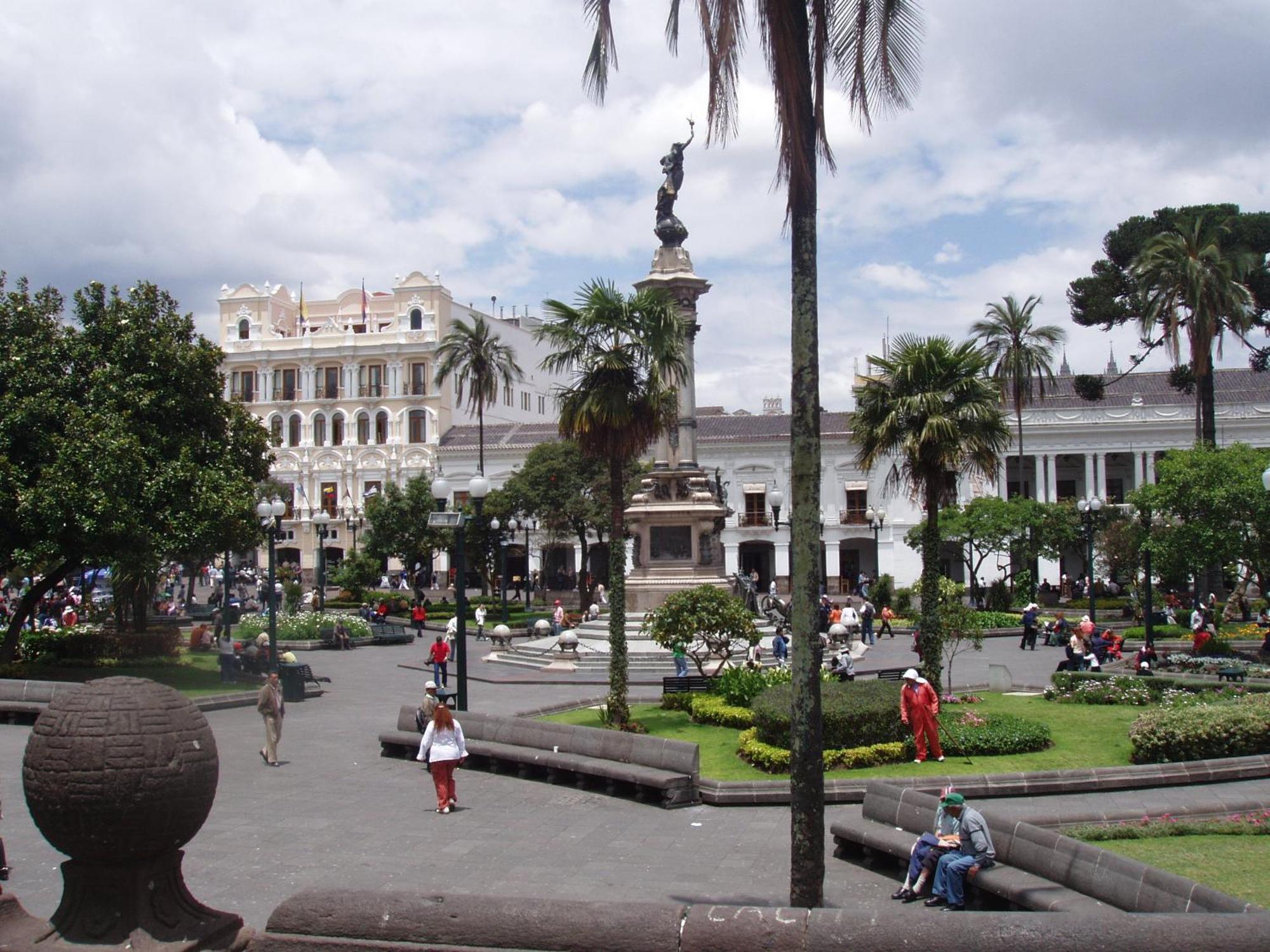 Hotel Cayman Quito Exterior foto